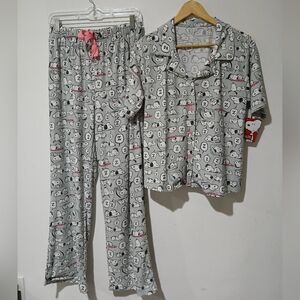 Peanuts Snoopy Women’s gray Pajama Set Size: L (NEW)